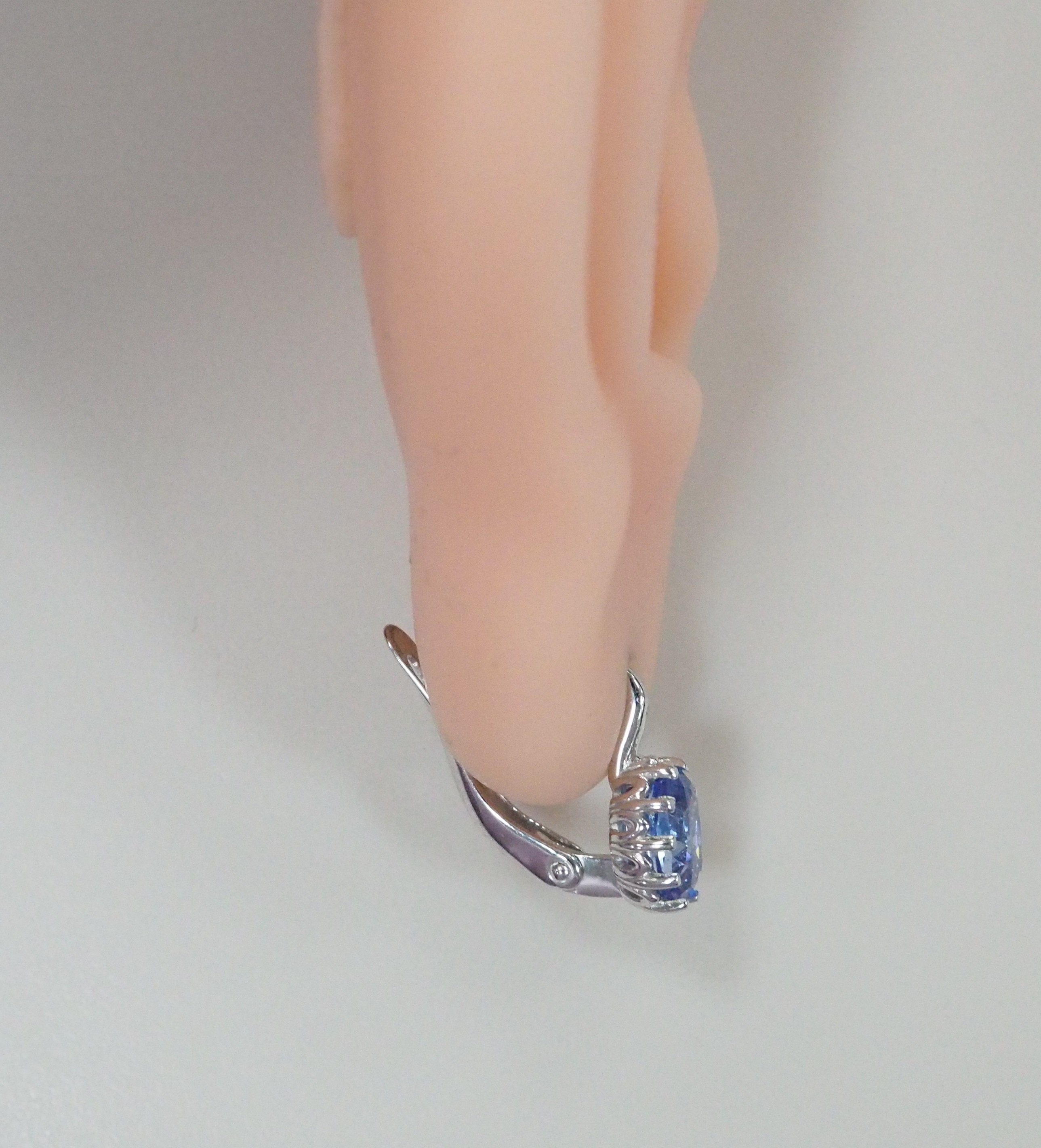 Серебряные серьги с топазами